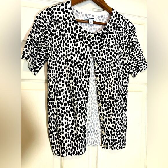 Old Navy Sweaters - Old Navy, short sleeve cardigan, beautiful buttons, excellent condition, size XS